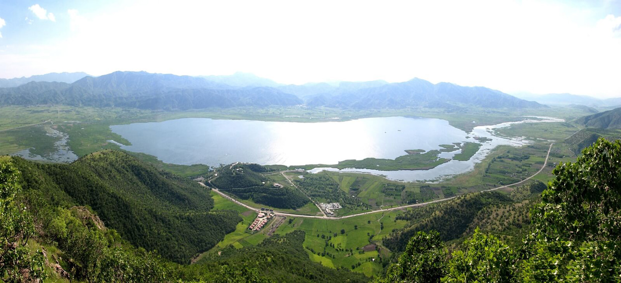 تالاب زریوار